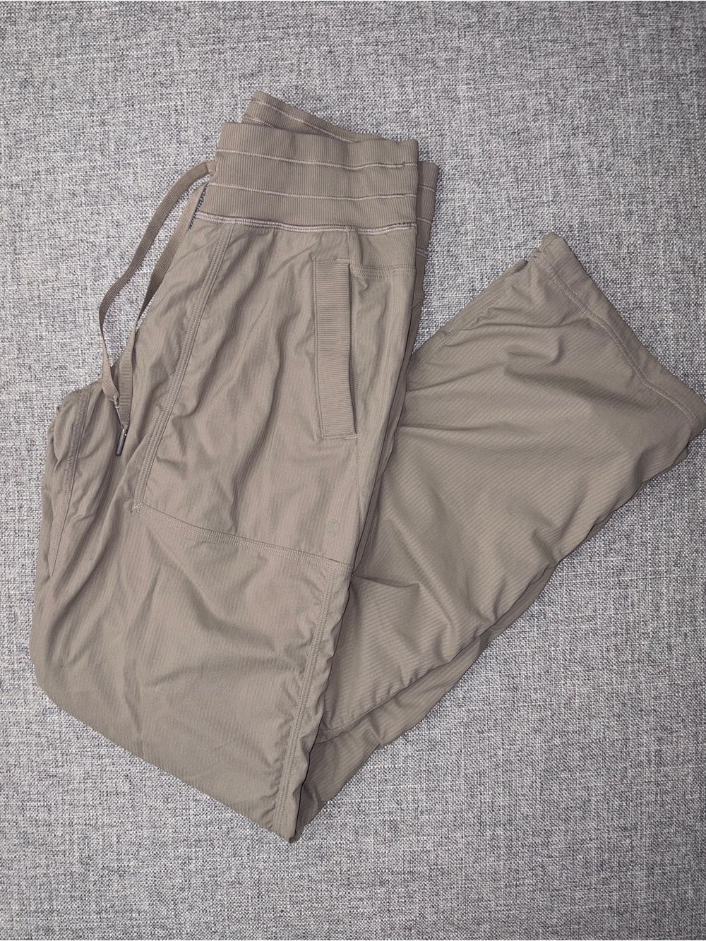 lululemon athletica size 4 Dance Studio Mid-Rise Pant Regular